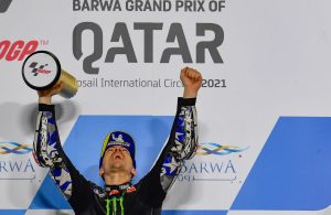 Viñales battles through to victory as 2021 begins in style