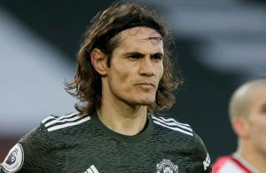 Uruguayan Cavani extends Man Utd stay with one-year deal