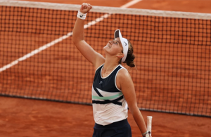 Krejcikova beats Sakkari in dramatic French Open semi-final