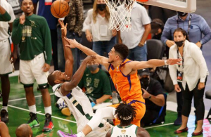 Bucks rally to defeat Suns, level NBA Finals series at 2-2