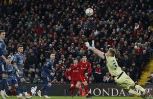 Liverpool frustrated by 10-man Arsenal in League Cup semi stalemate