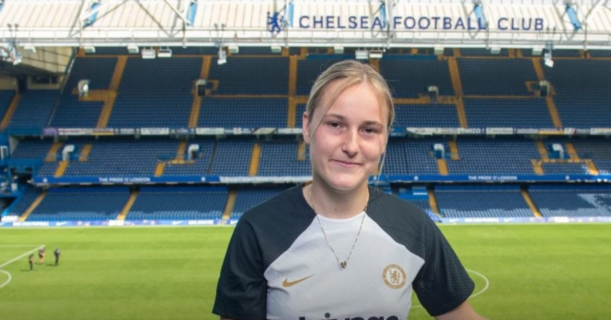 Chelsea signs